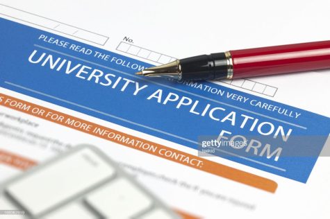 The early decision deadline for college applications draws near.