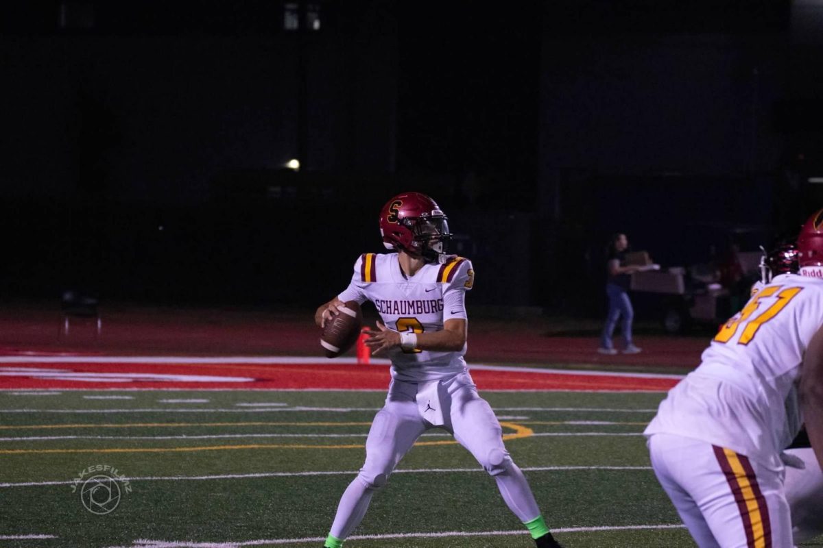 Ray Black throws a pass during a Saxon victory. 