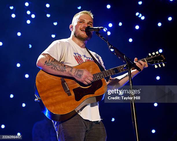 EAST RUTHERFORD, NEW JERSEY - JULY 20: Zach Bryan performs at MetLife Stadium on July 20, 2025 in East Rutherford, New Jersey. (Photo by Taylor Hill/Getty Images for ABA)